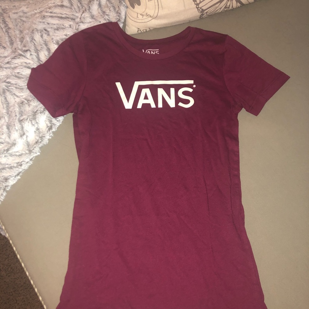 Vans burgundy tee